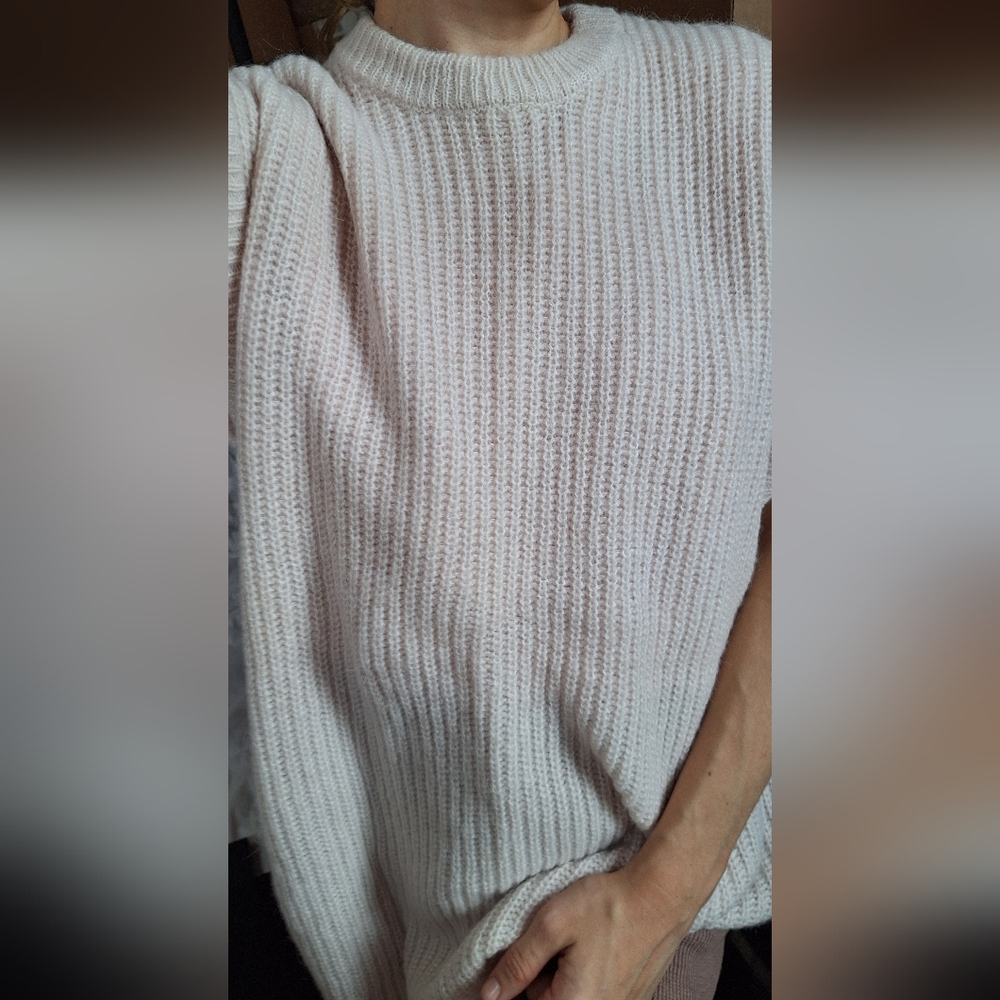 NWT OVERSIZED KNIT WOOL CONTENT DUSTY PINK BEIGE VEST.